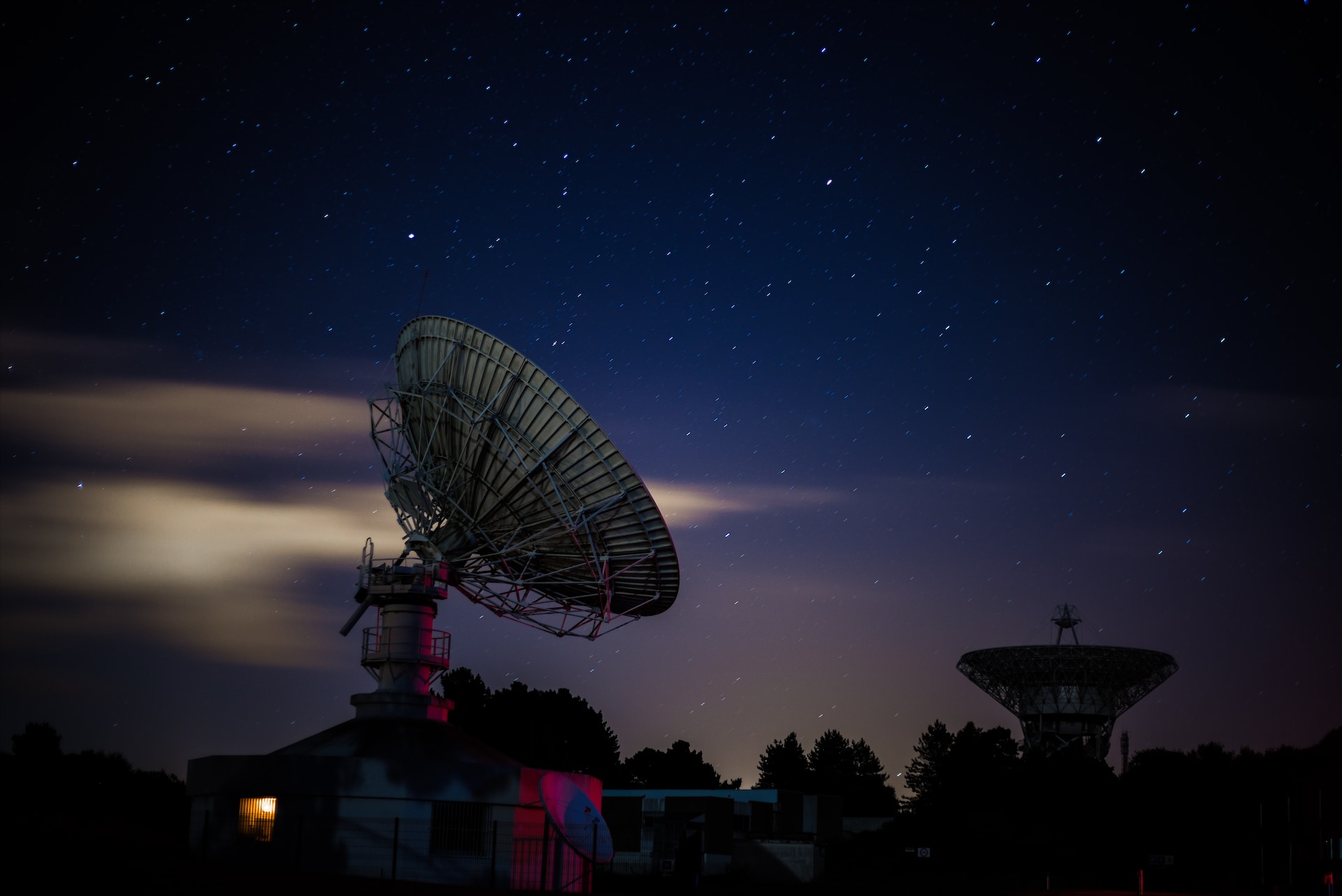 Radio telescope pointed at the night sky